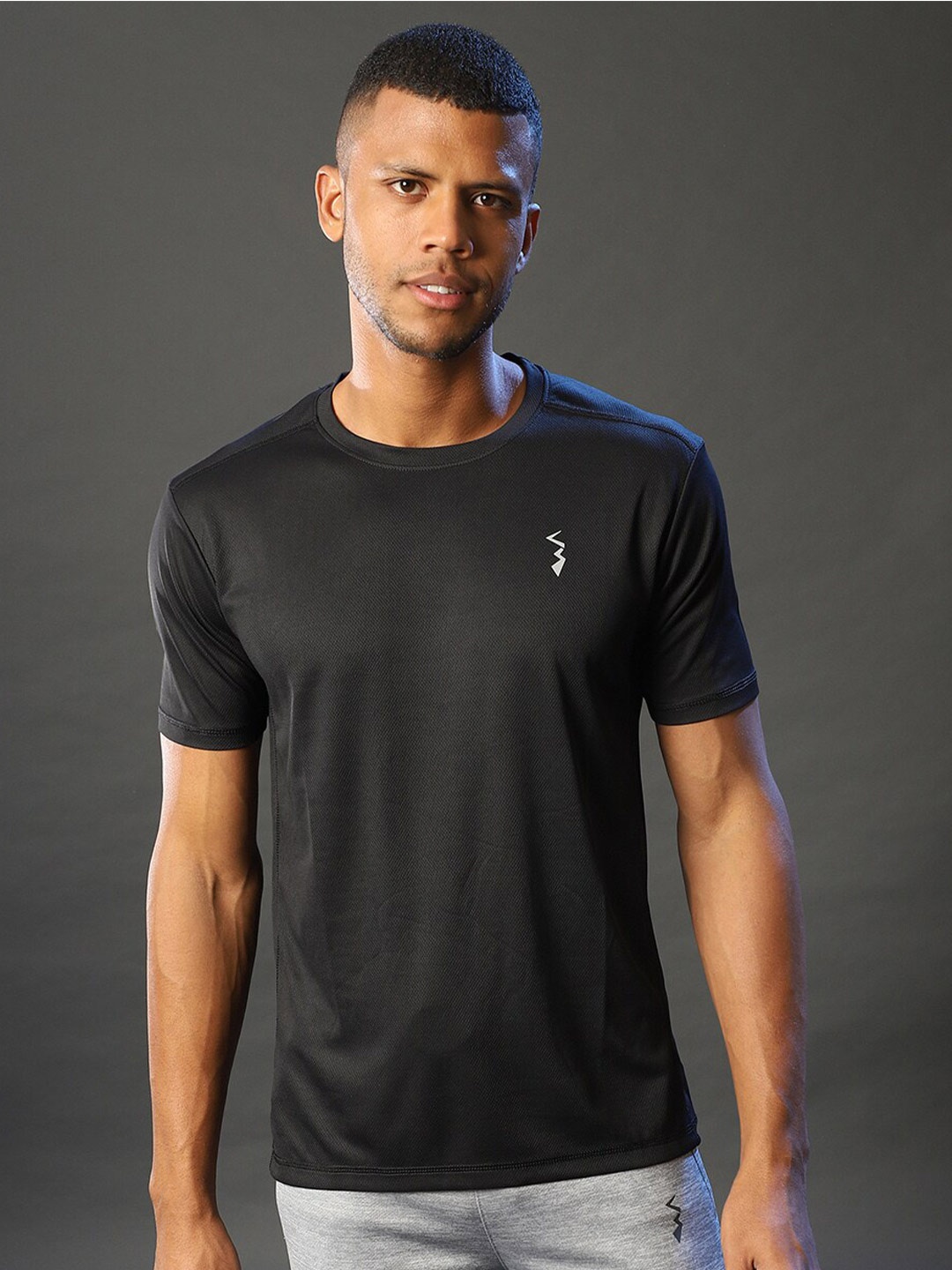 

Campus Sutra Black Round Neck Short Sleeves Running Dry Fit Sports T-shirt