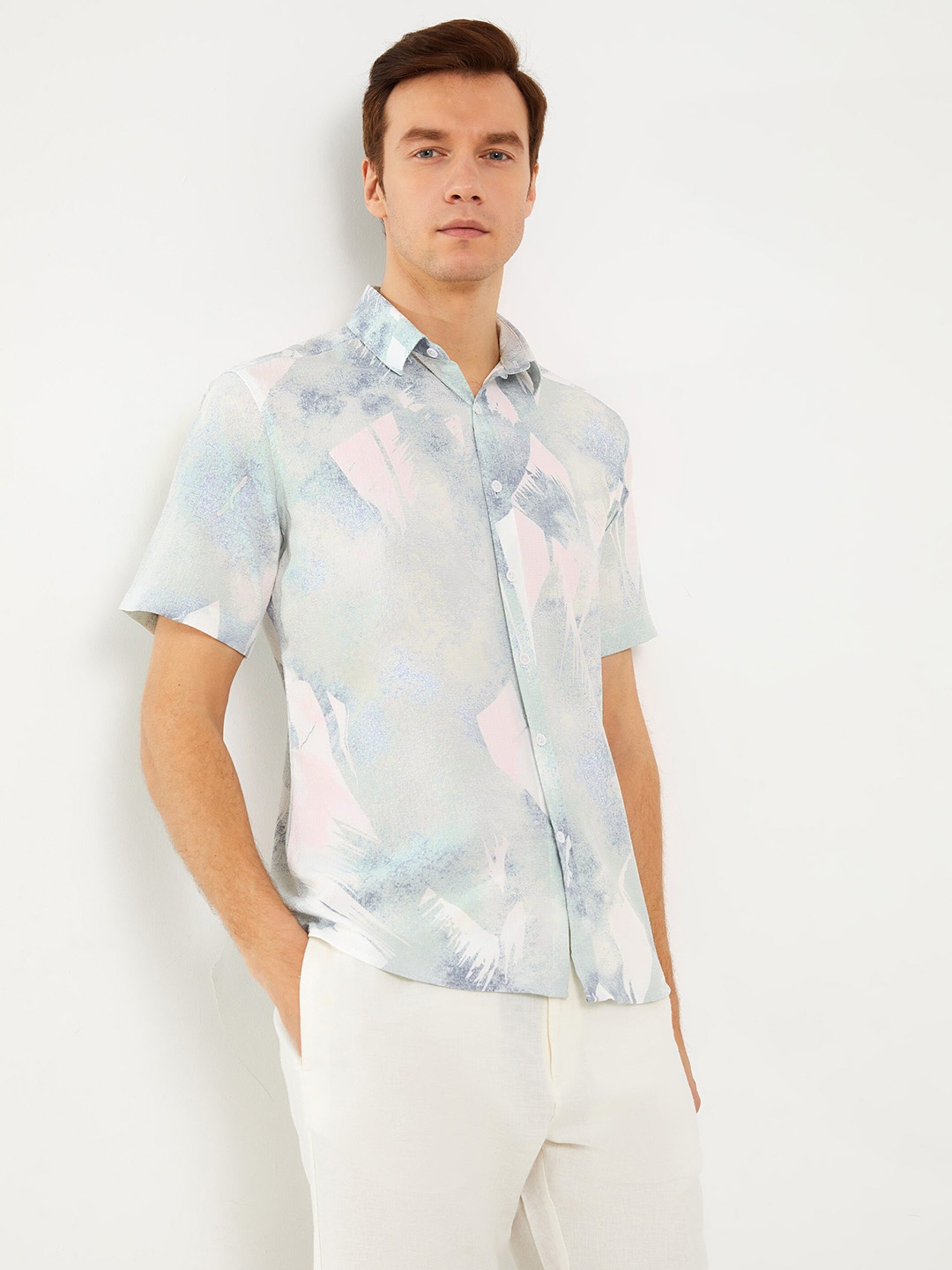 

LC Waikiki Regular Fit Opaque Abstract Printed Casual Shirt, Blue