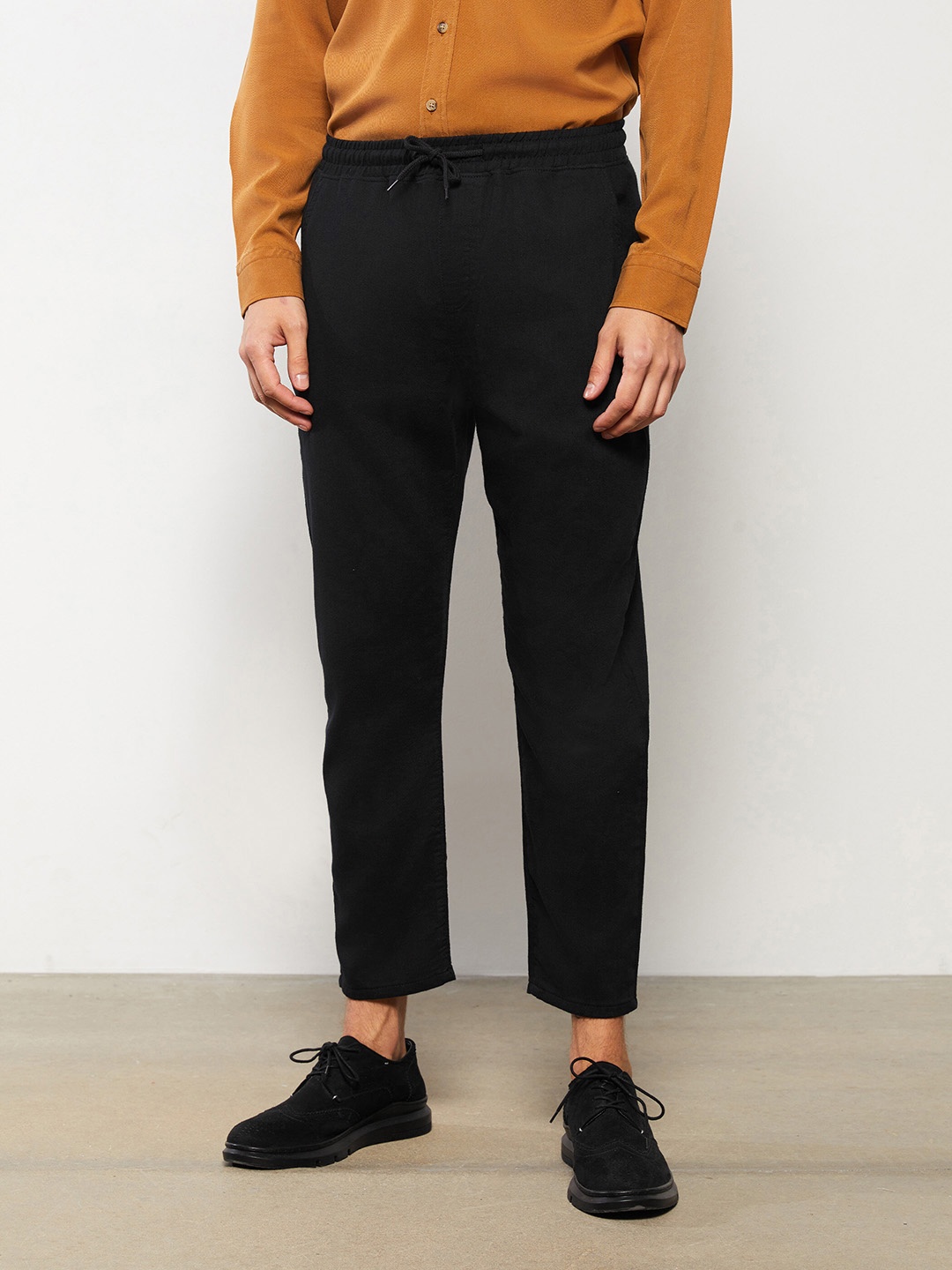 

LC Waikiki Men Cotton Straight Fit Trousers, Black