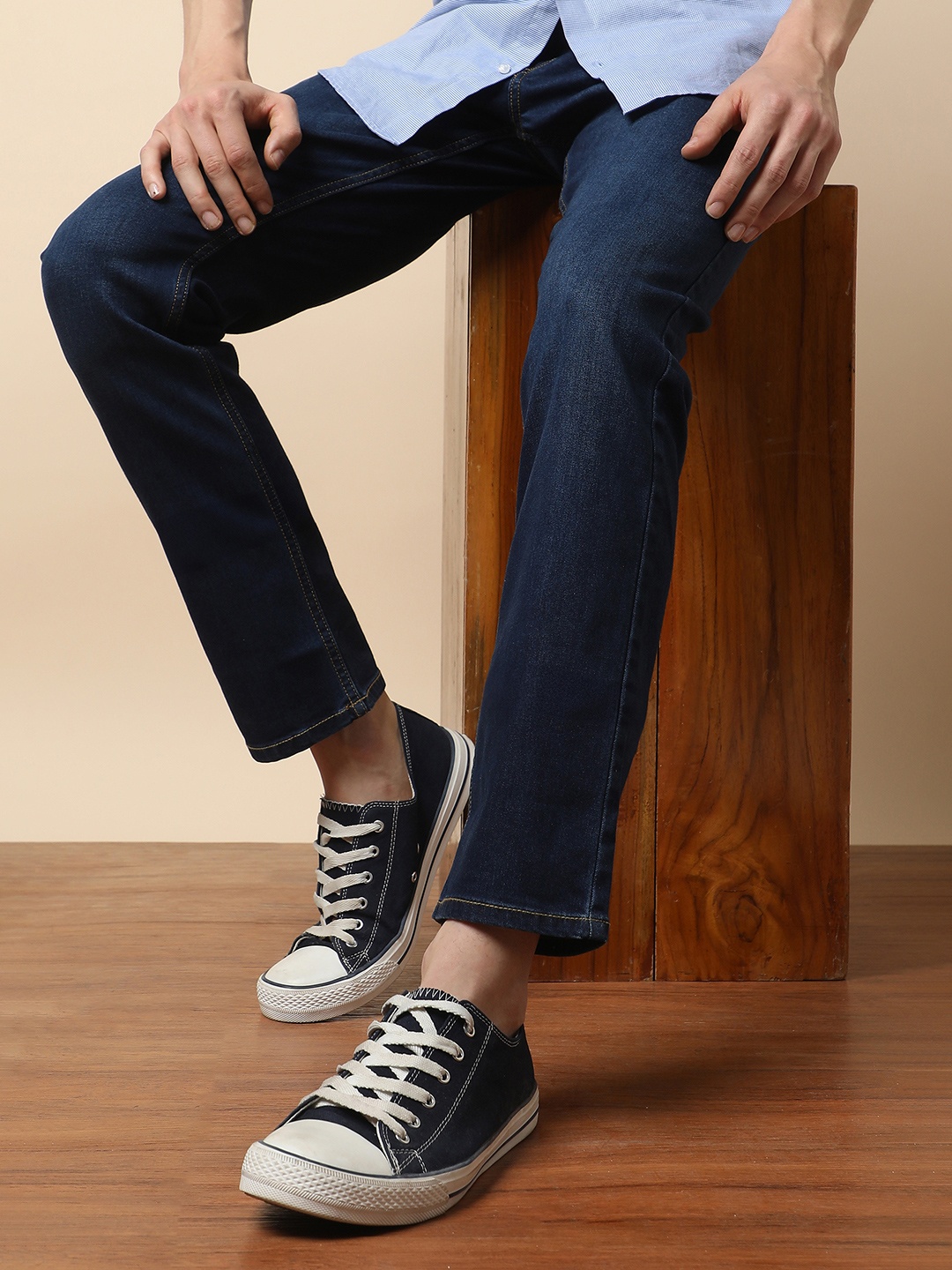 

Peter England CasualsMen classic tapered mid stretch Jeans, Navy blue