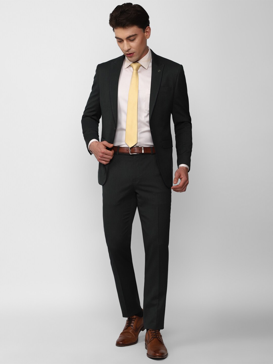 

Peter England Elite Men Self Design Slim Fit Single-Breasted 2 Piece Formal Suit, Black