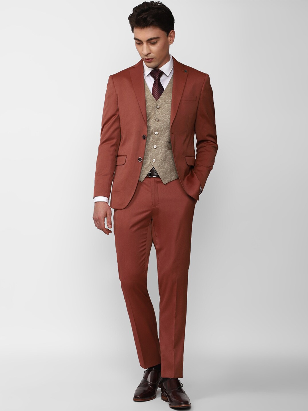 

Peter England Elite Single-Breasted Slim-Fit 3-Piece Formal Suit, Red