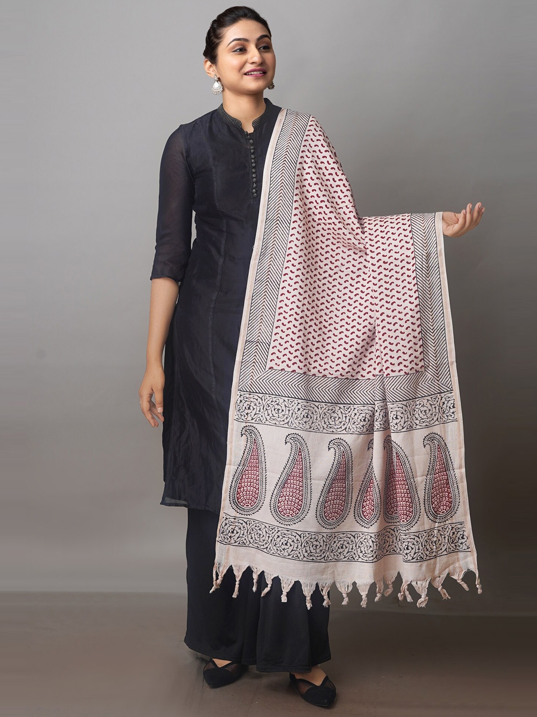 

Unnati Silks Ethnic Motifs Printed Pure Cotton Block Print Dupatta, White