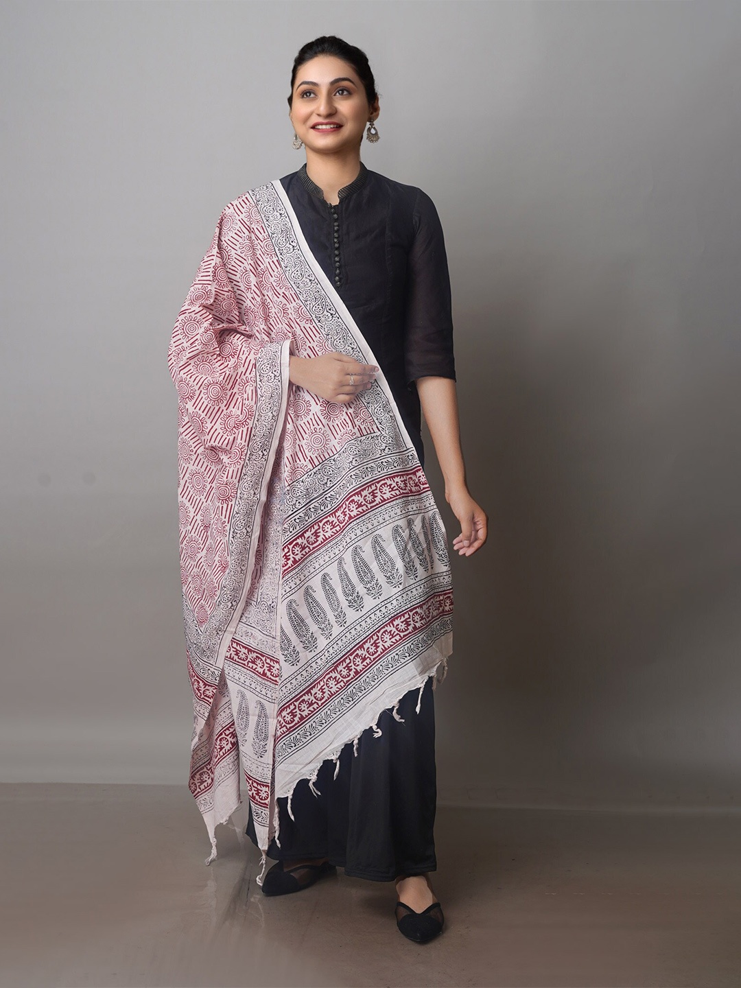 

Unnati Silks Ethnic Motifs Printed Pure Cotton Block Print Dupatta, White