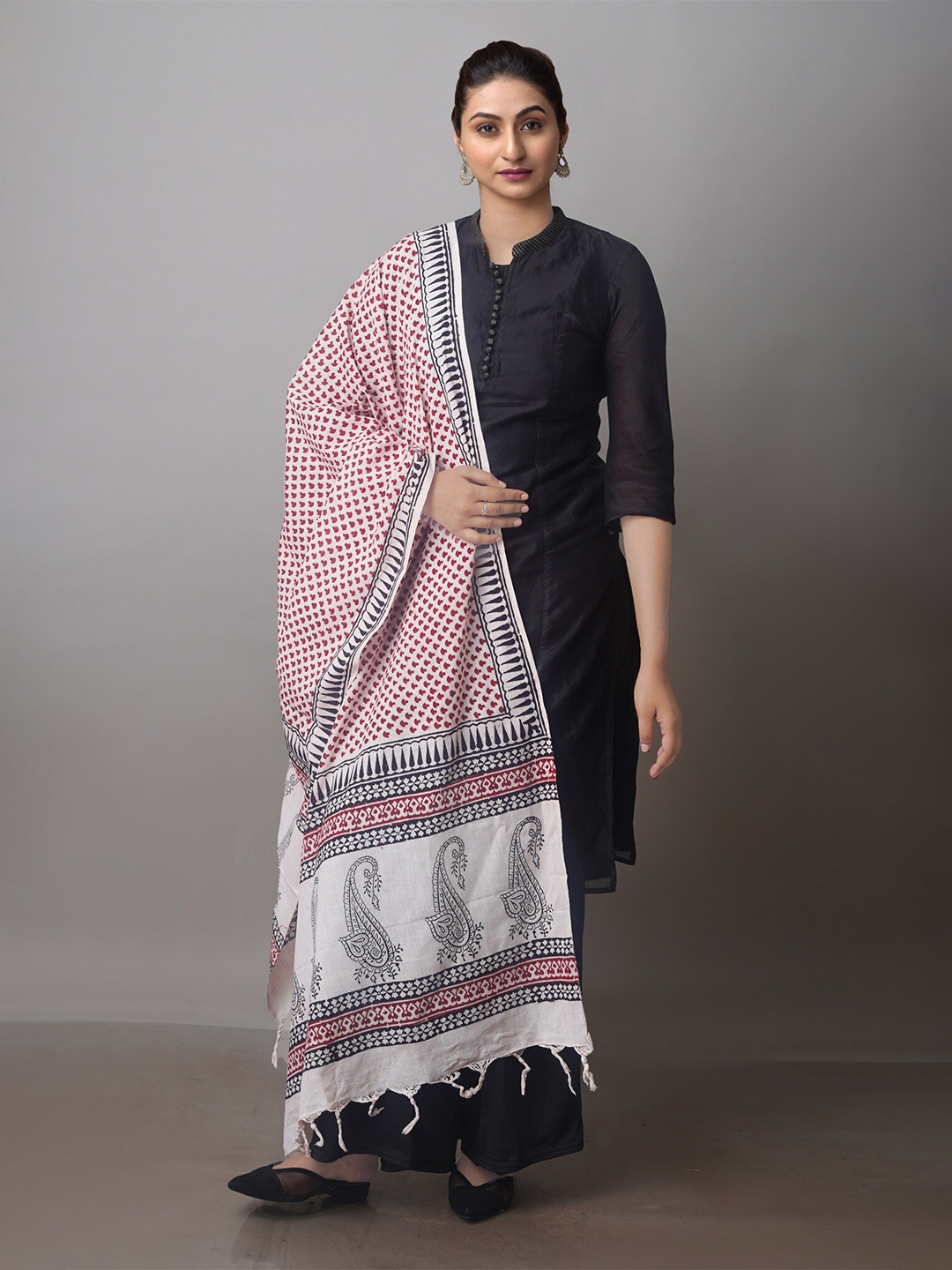 

Unnati Silks Ethnic Motifs Printed Pure Cotton Block Print Dupatta, White