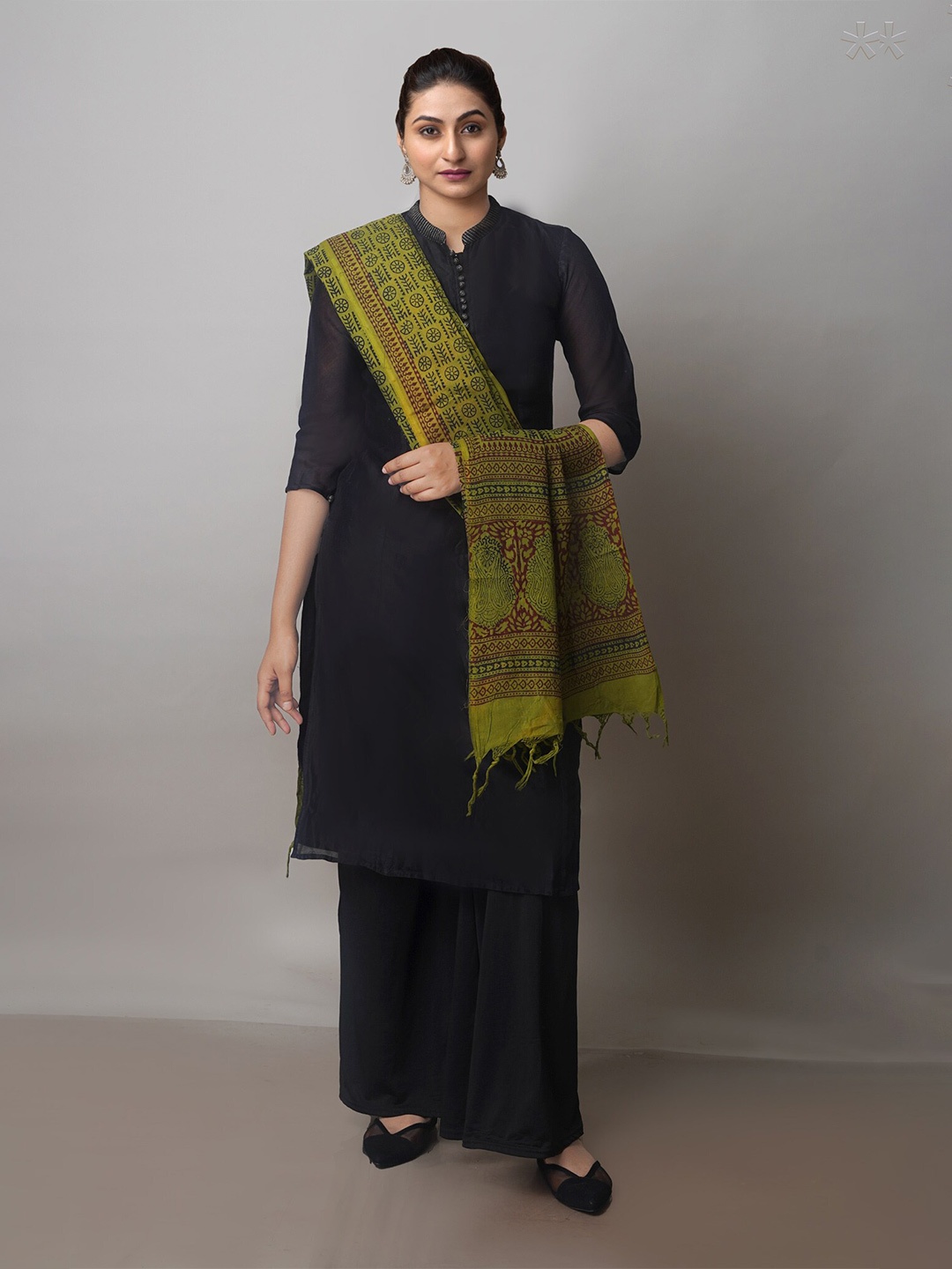 

Unnati Silks Ethnic Motifs Block Printed Pure Cotton Dupatta, Green