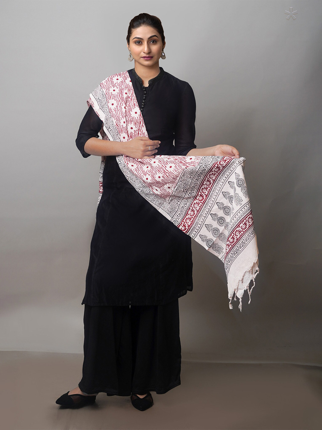 

Unnati Silks Ethnic Motifs Printed Pure Cotton Block Print Dupatta, White