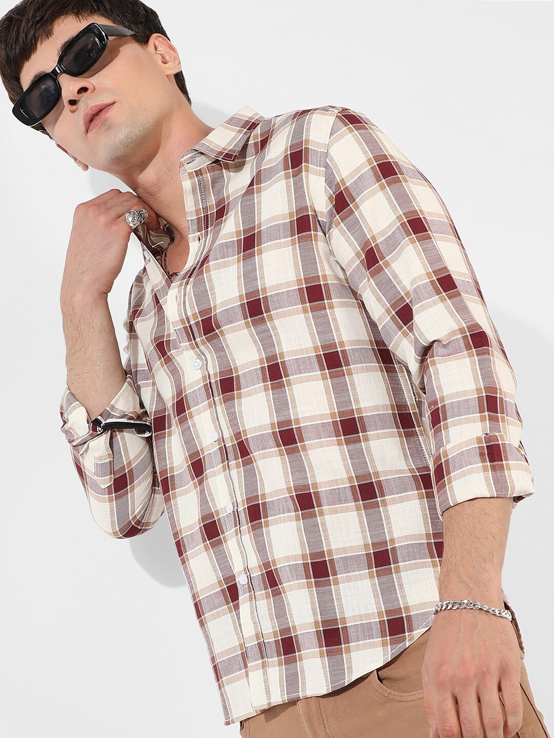 

Campus Sutra Classic Beige & Maroon Gingham Checked Cotton Casual Shirt