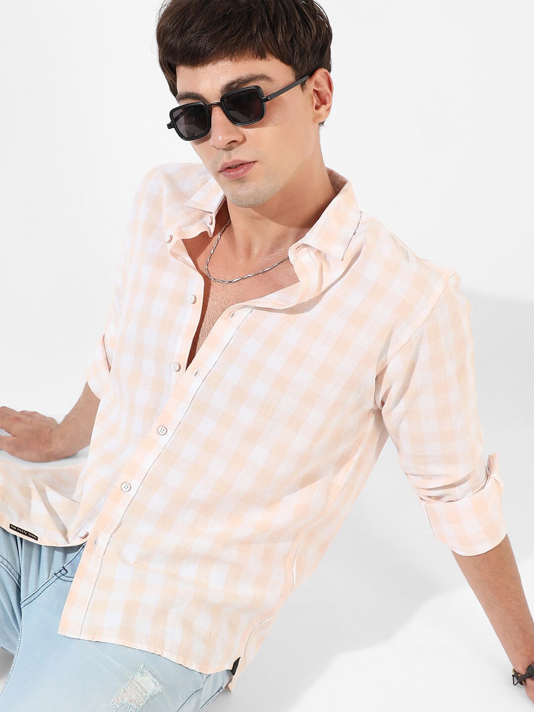 

Campus Sutra White & Peach Classic Checked Cotton Casual Shirt