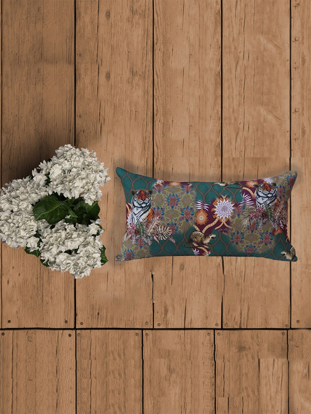 

ZEBA World Green & Grey Ethnic Motifs Velvet Rectangle Cushion Cover