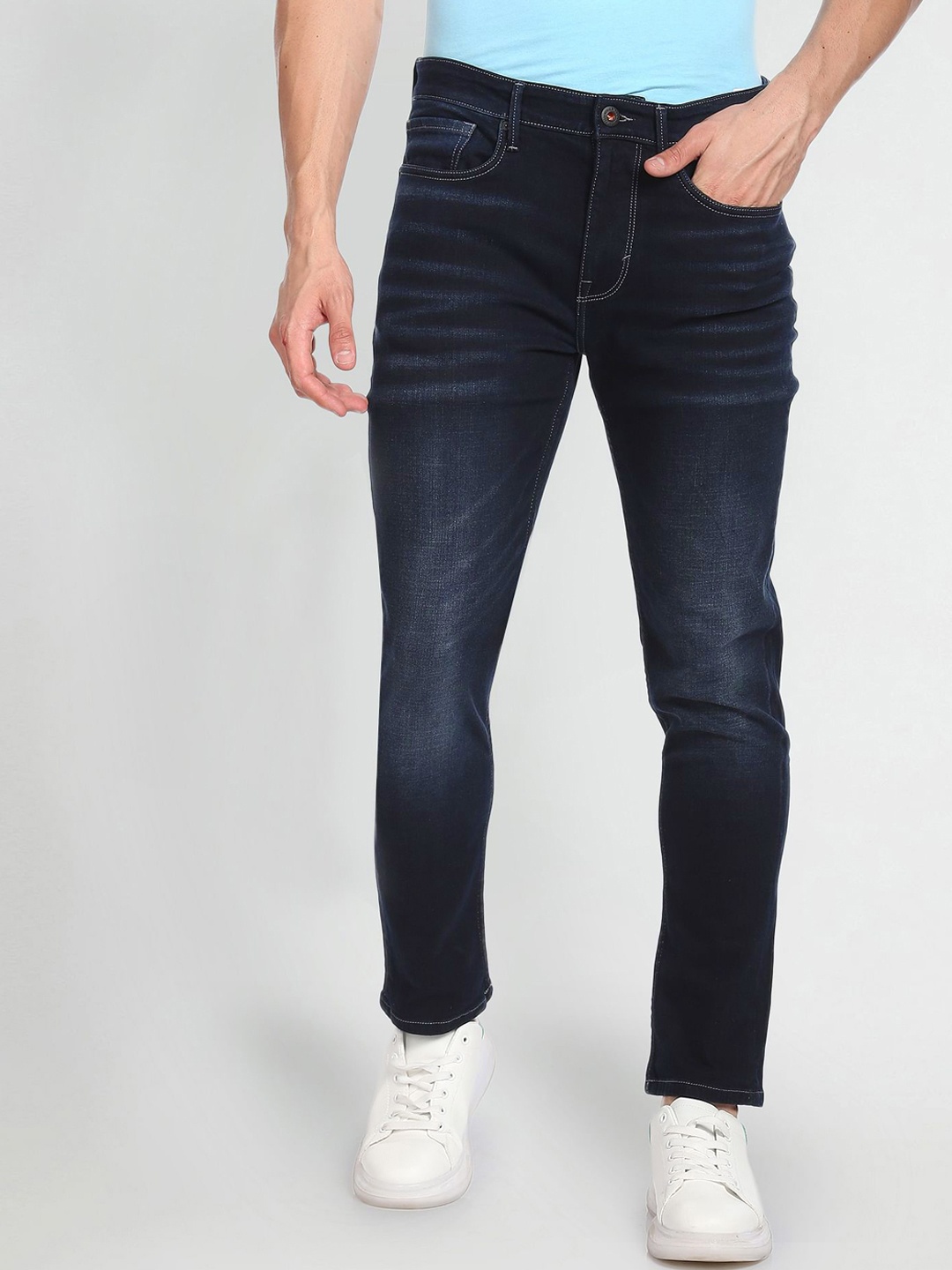 

Flying Machine Men Slim Fit Mid Rise Light Fade Whiskers Jeans, Blue
