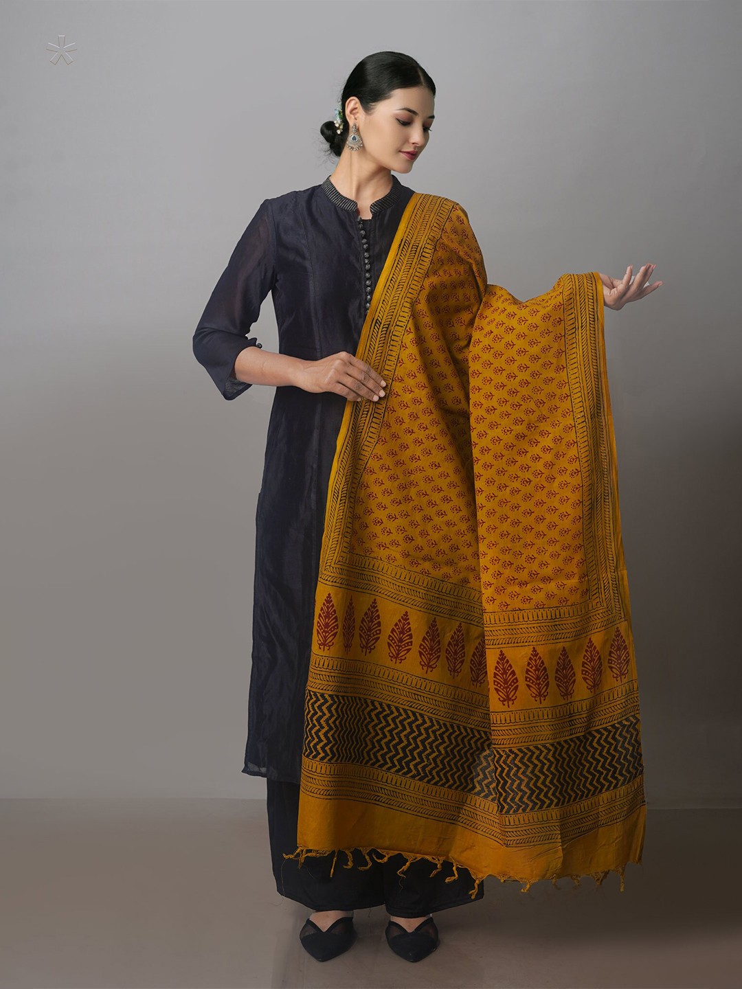

Unnati Silks Ethnic Motifs Printed Pure Cotton Block Print Dupatta, Green