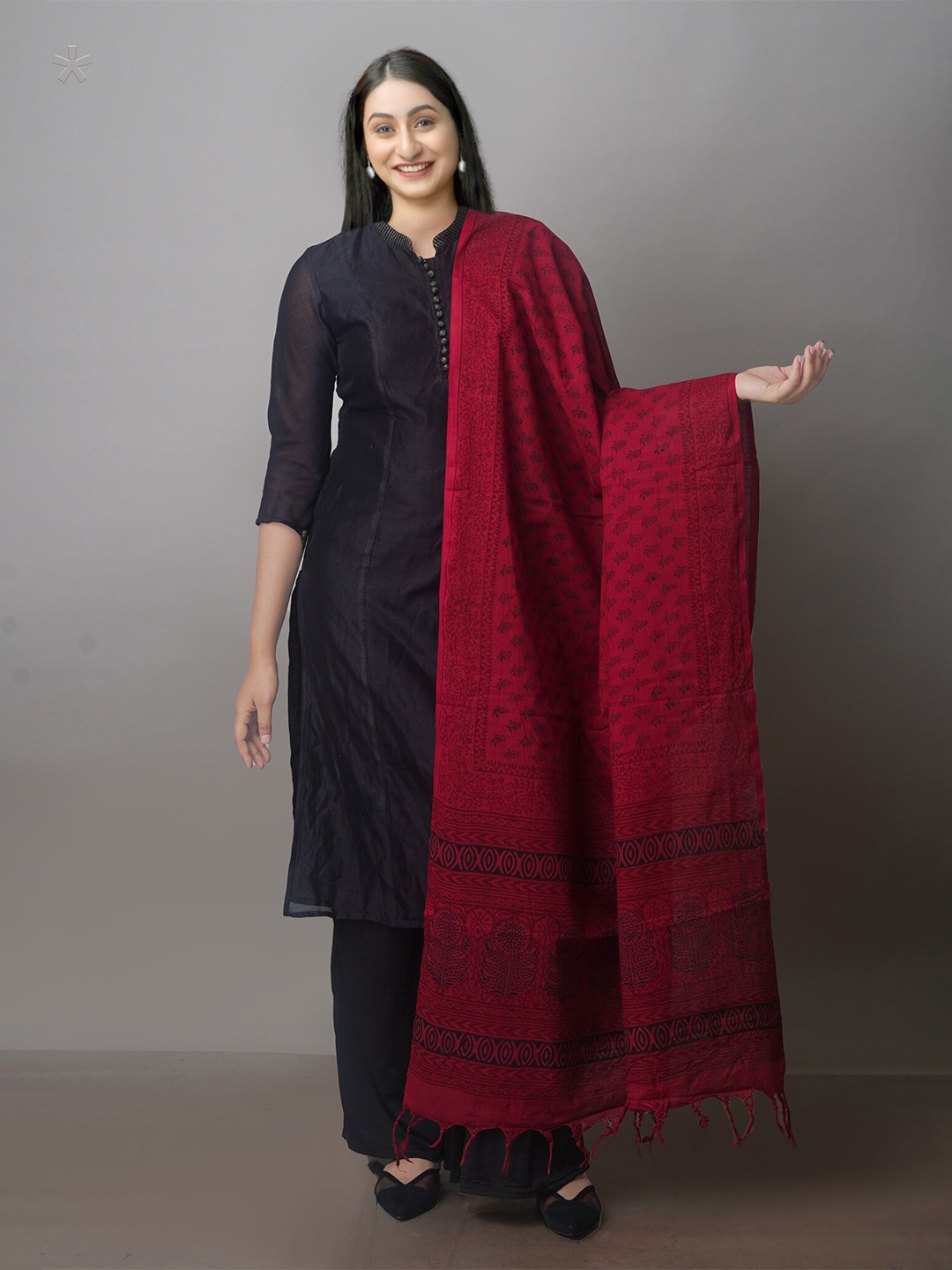 

Unnati Silks Ethnic Motifs Printed Pure Cotton Block Print Dupatta, Maroon