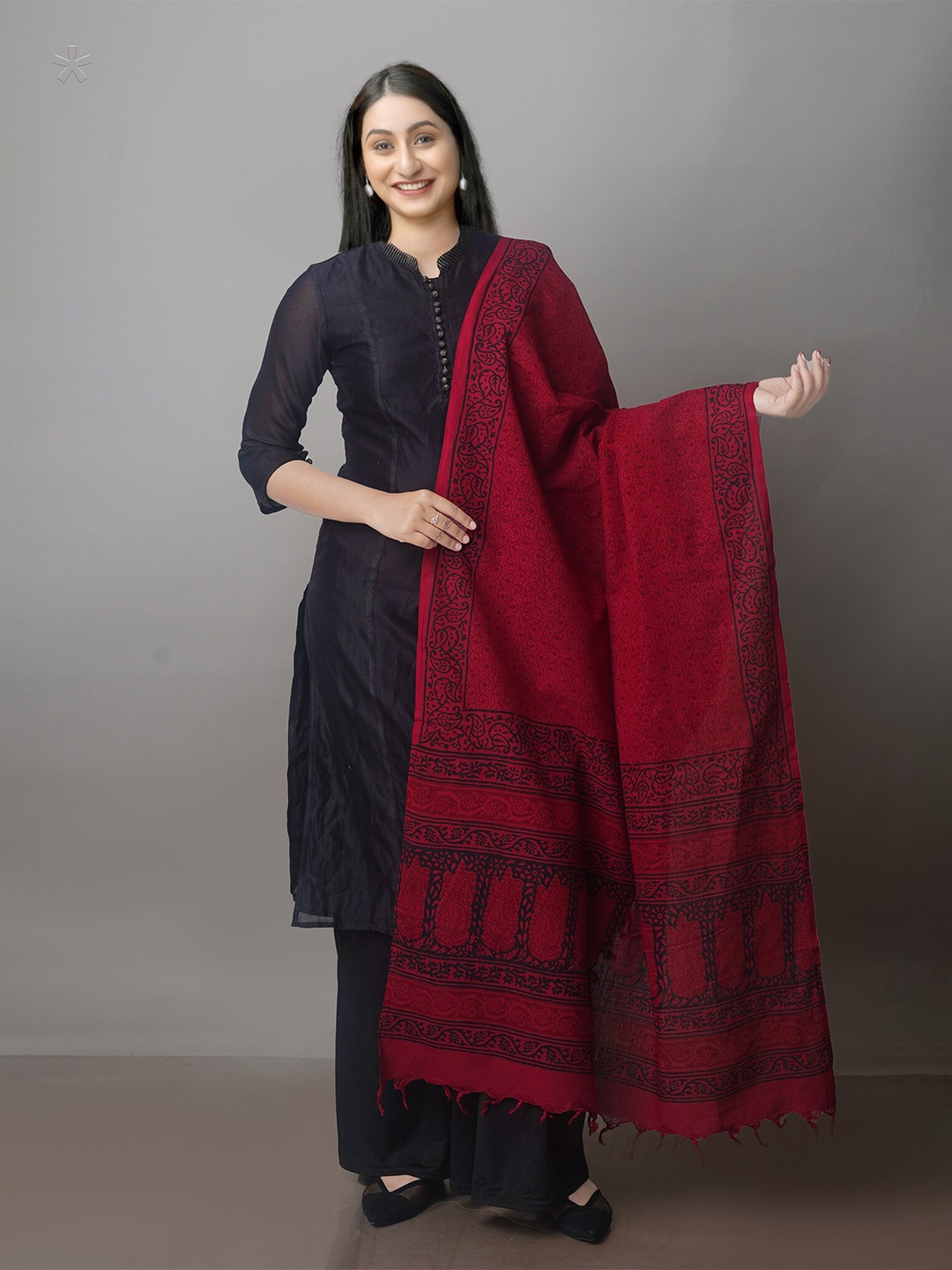 

Unnati Silks Ethnic Motifs Block Printed Pure Cotton Dupatta, Maroon
