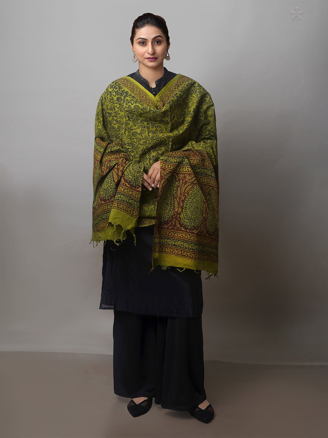 

Unnati Silks Ethnic Motifs Block Printed Pure Cotton Dupatta, Green
