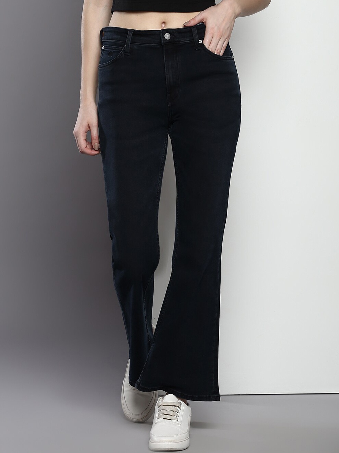 

Calvin Klein Jeans Women Flared Stretchable Jeans, Black