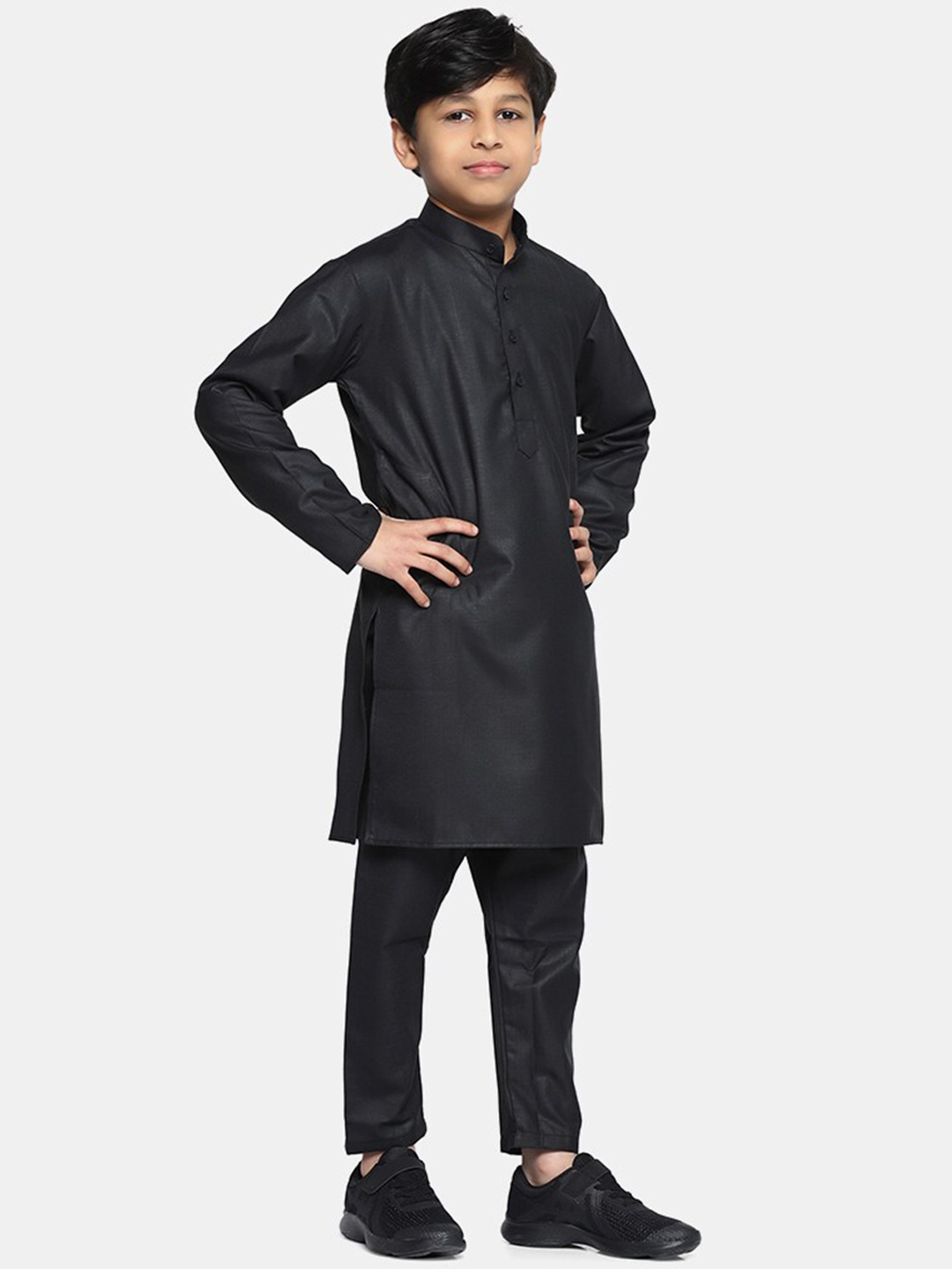 

TAHVO Boys Mandarin Collar Regular Kurta with Pyjamas, Black