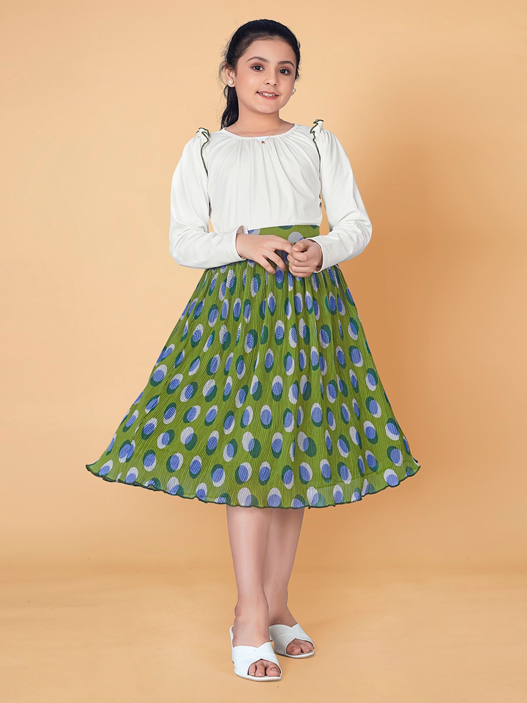 

FASHION DREAM Girls Boat Neck Long Sleeves Top with Skirt Clothing Set, Off white