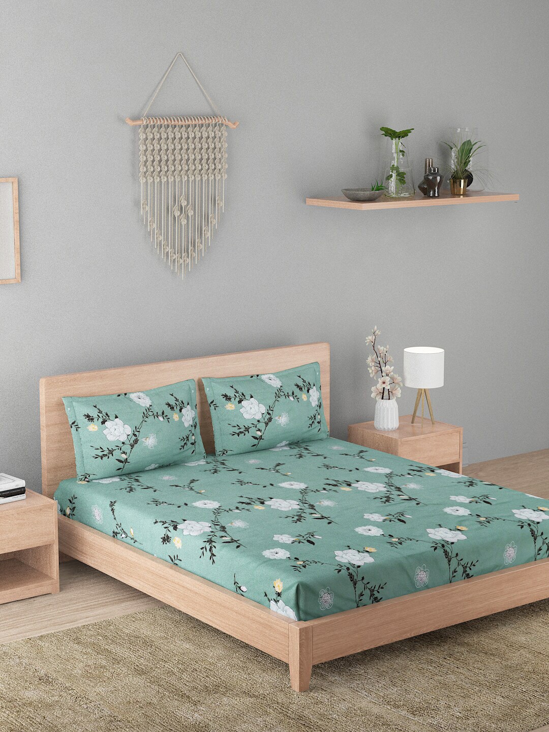

A Homes Grace Green & White Floral 210 TC Queen Bedsheet with 2 Pillow Covers
