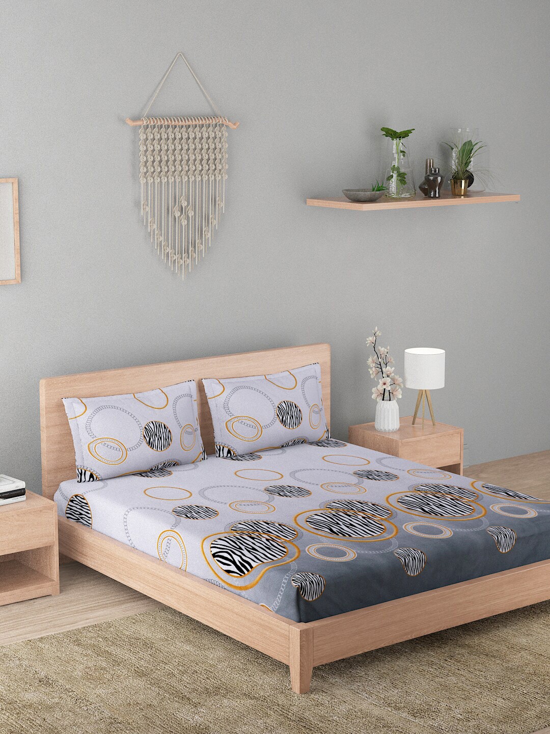 

A Homes Grace Grey & Black Geometric 210 TC Queen Bedsheet with 2 Pillow Covers