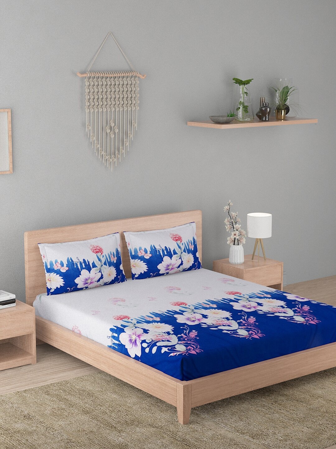 

A Homes Grace Elegencia Blue & White Floral 210 TC Queen Bedsheet with 2 Pillow Covers