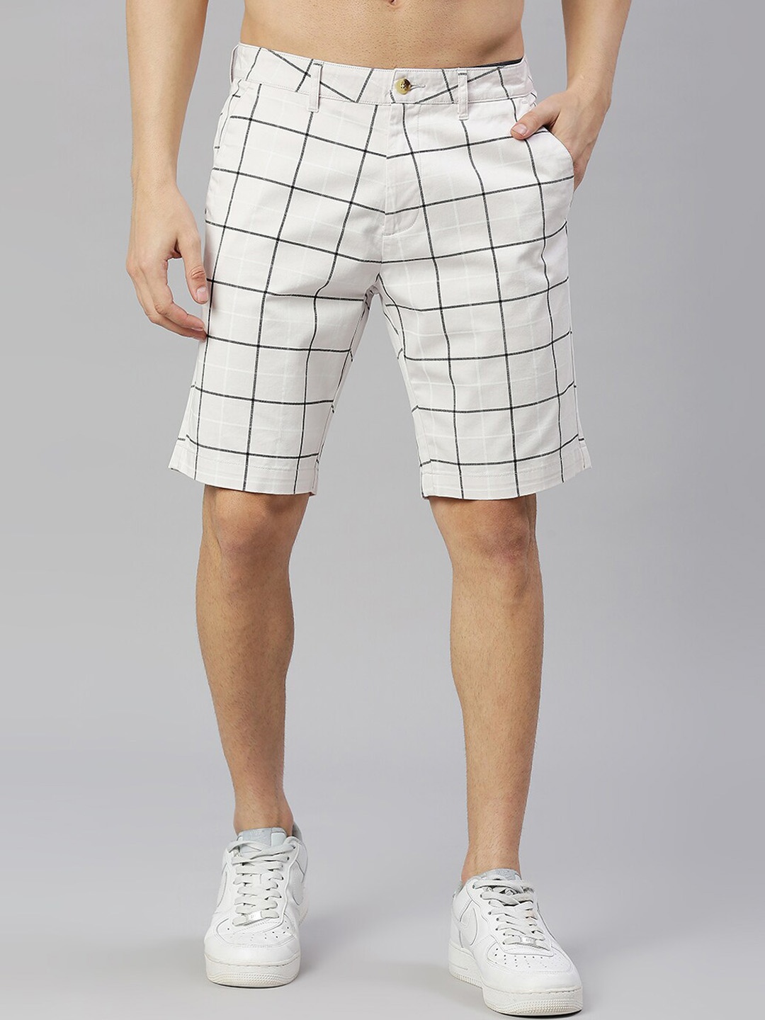 

Thomas Scott Men Checked Mid-Rise Slim Fit Sports Shorts, Off white