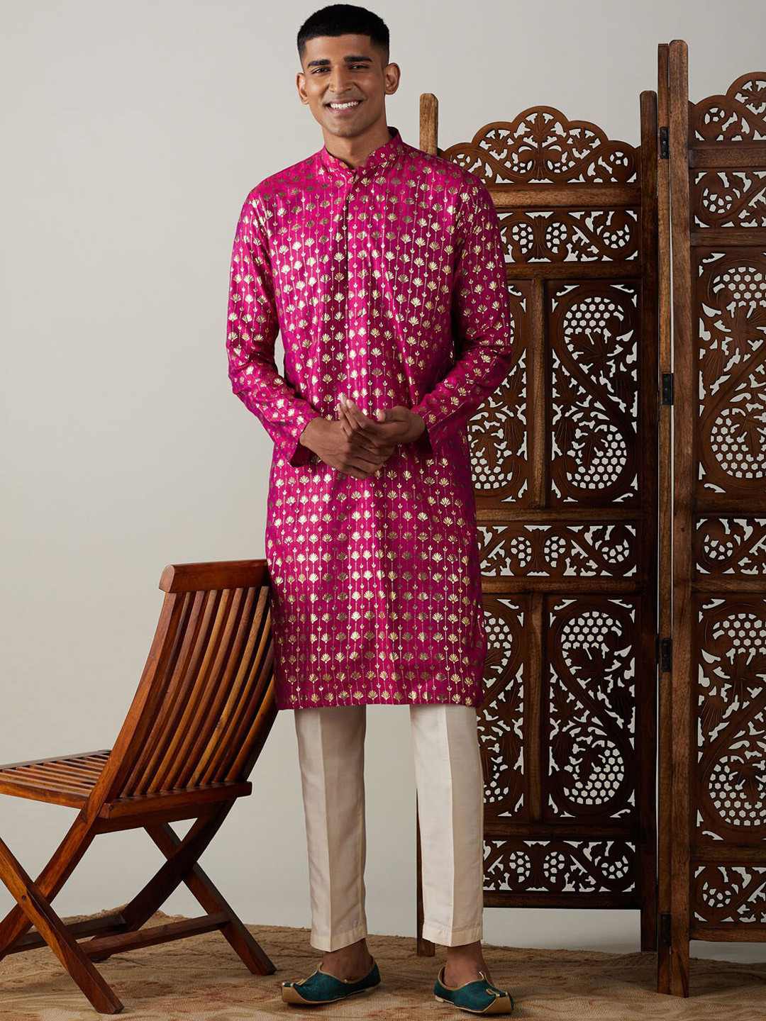 

VASTRAMAY Ethnic Motifs Printed Straight Kurta with Pyjamas, Magenta