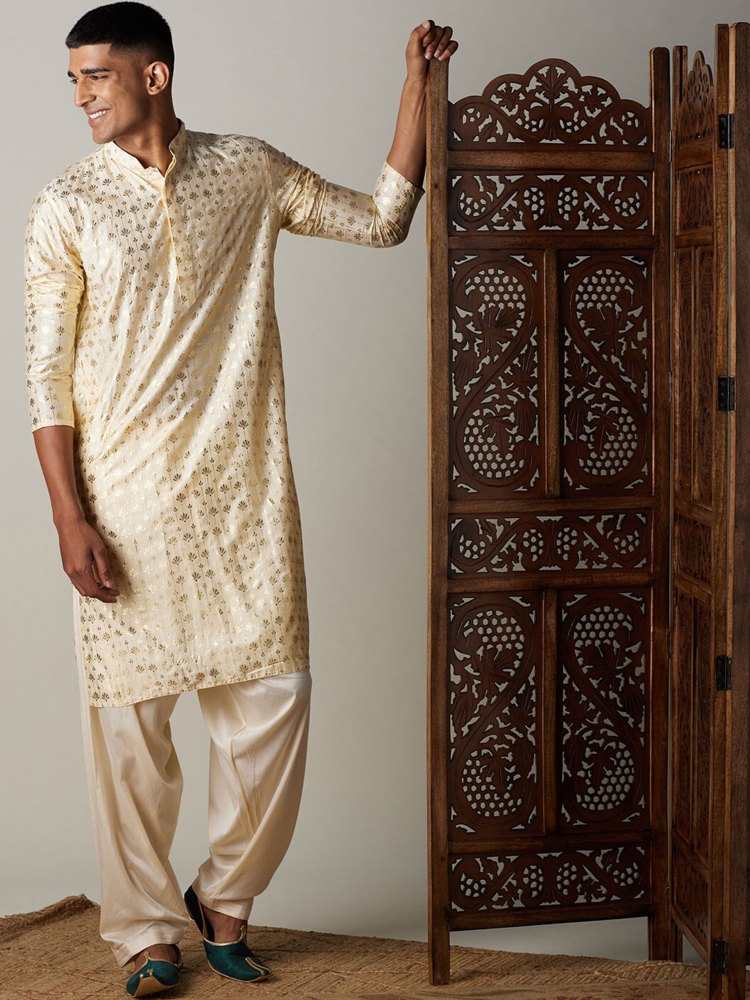 

VASTRAMAY Ethnic Motifs Printed Mandarin Collar Kurta With Pyjamas, Cream