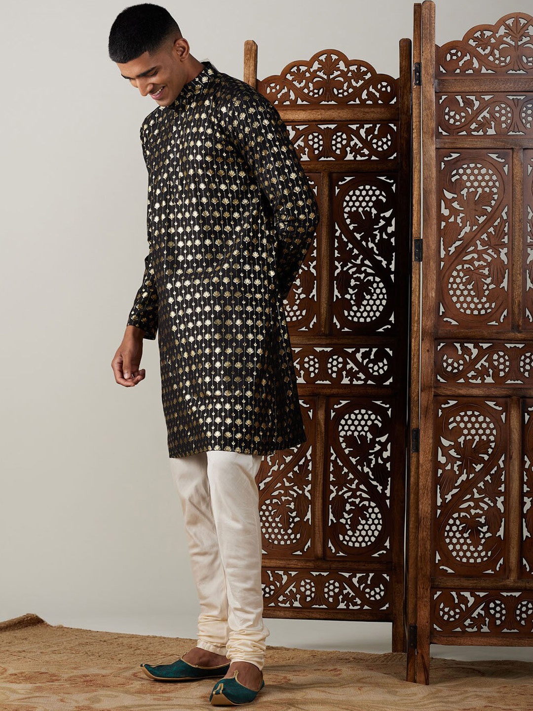 

VASTRAMAY Ethnic Motifs Foil Printed Kurta with Churidar, Black