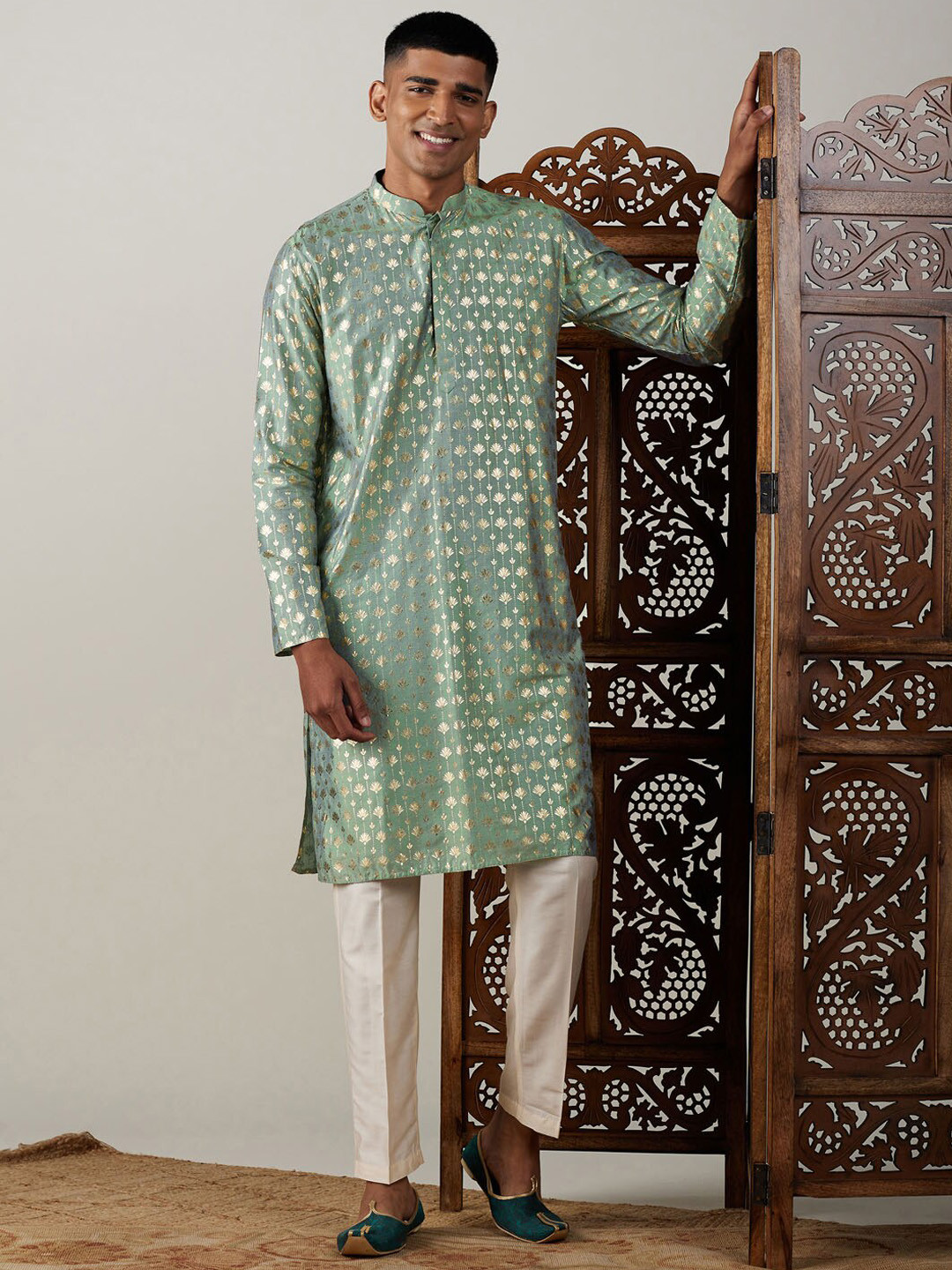

VASTRAMAY Ethnic Motifs Printed Mandarin Collar Kurta With Pyjamas, Sea green