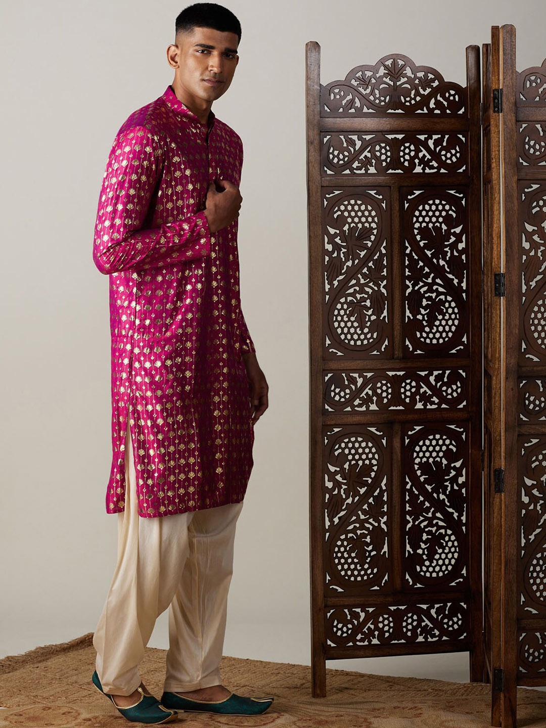 

VASTRAMAY Ethnic Motifs Printed Mandarin Collar Kurta With Pyjamas, Magenta
