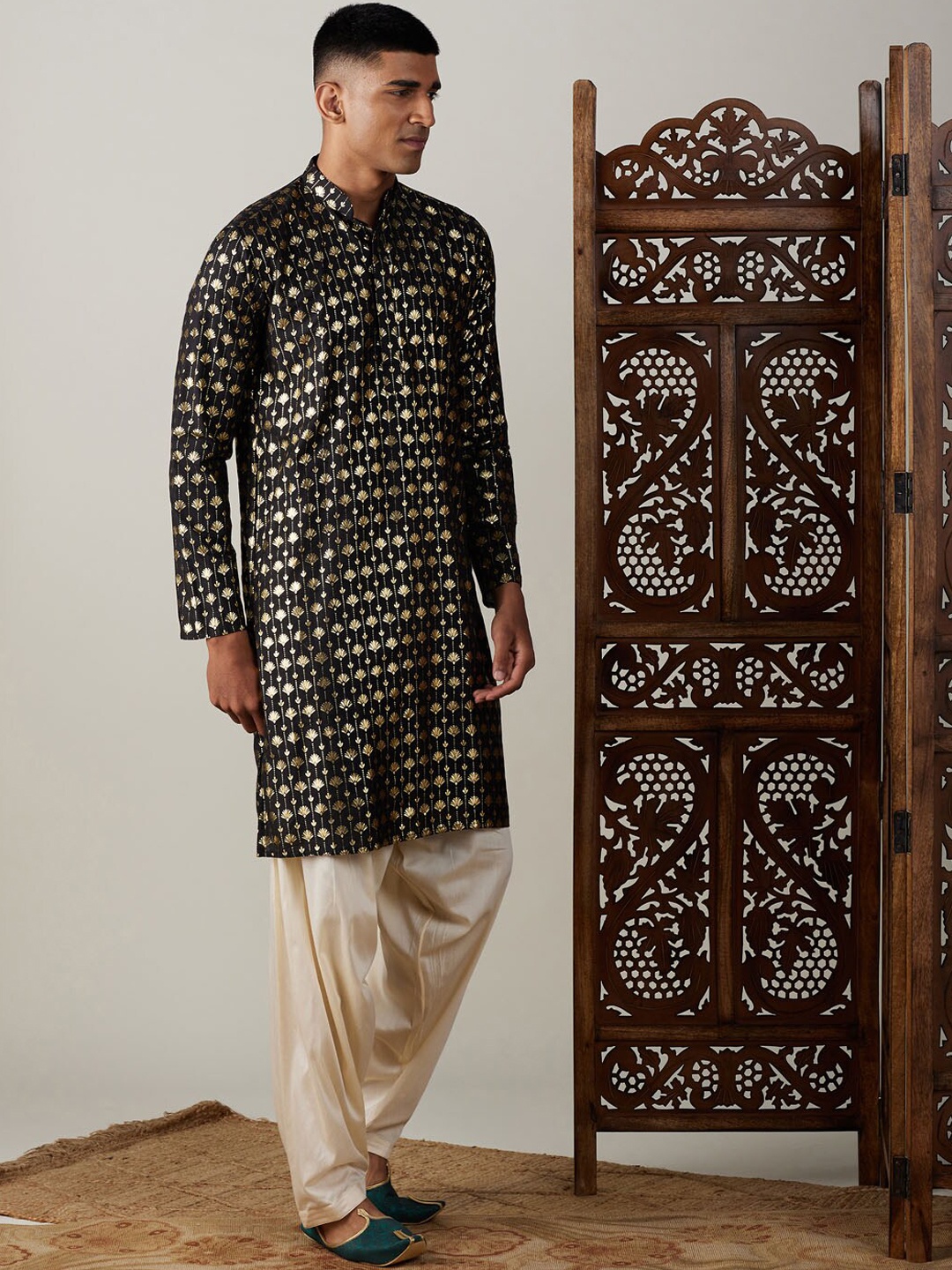 

VASTRAMAY Ethnic Motifs Printed Straight Kurta with Patiala, Black