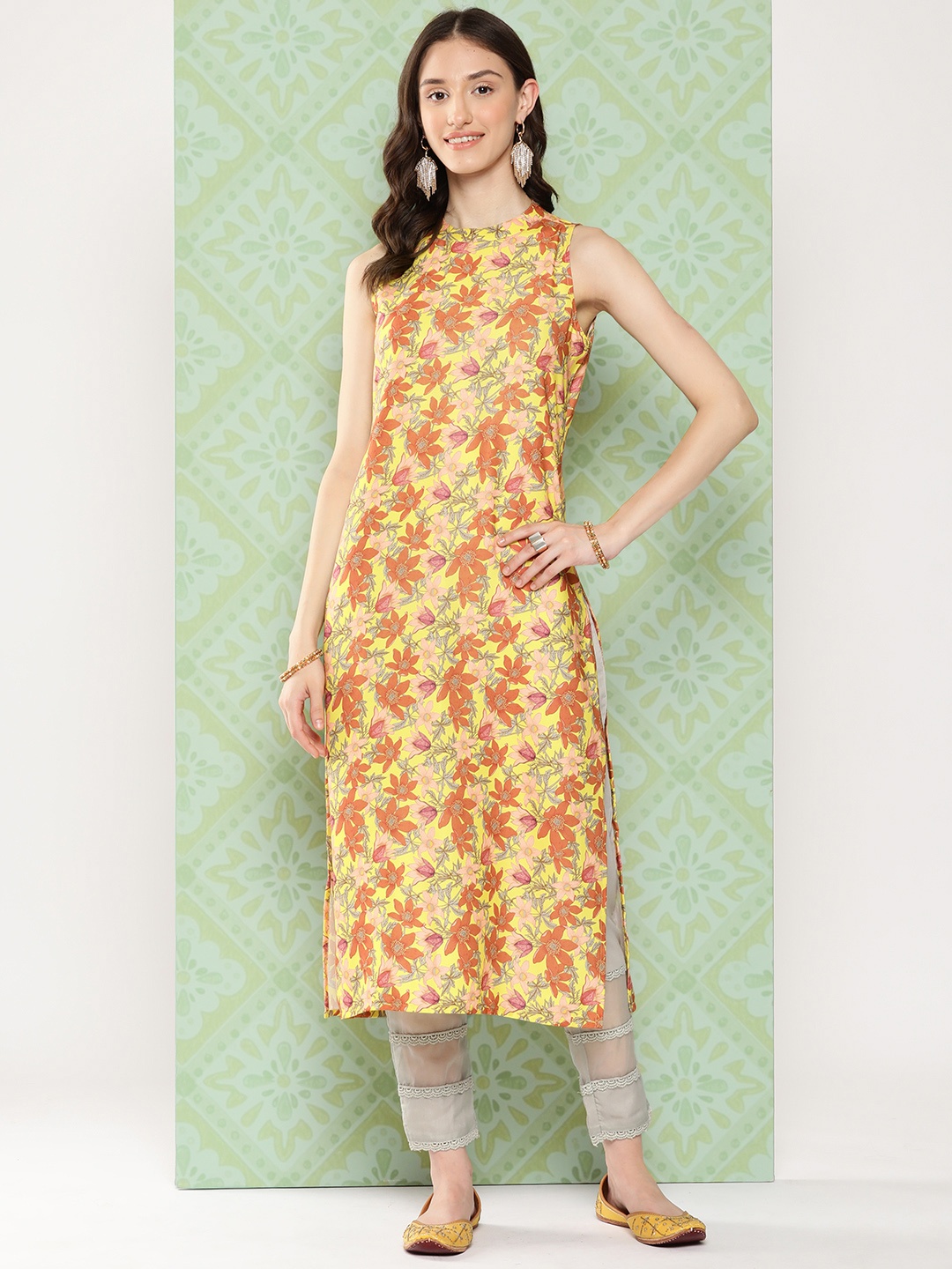 

Janasya Floral Printed Halter Neck Kurta, Yellow