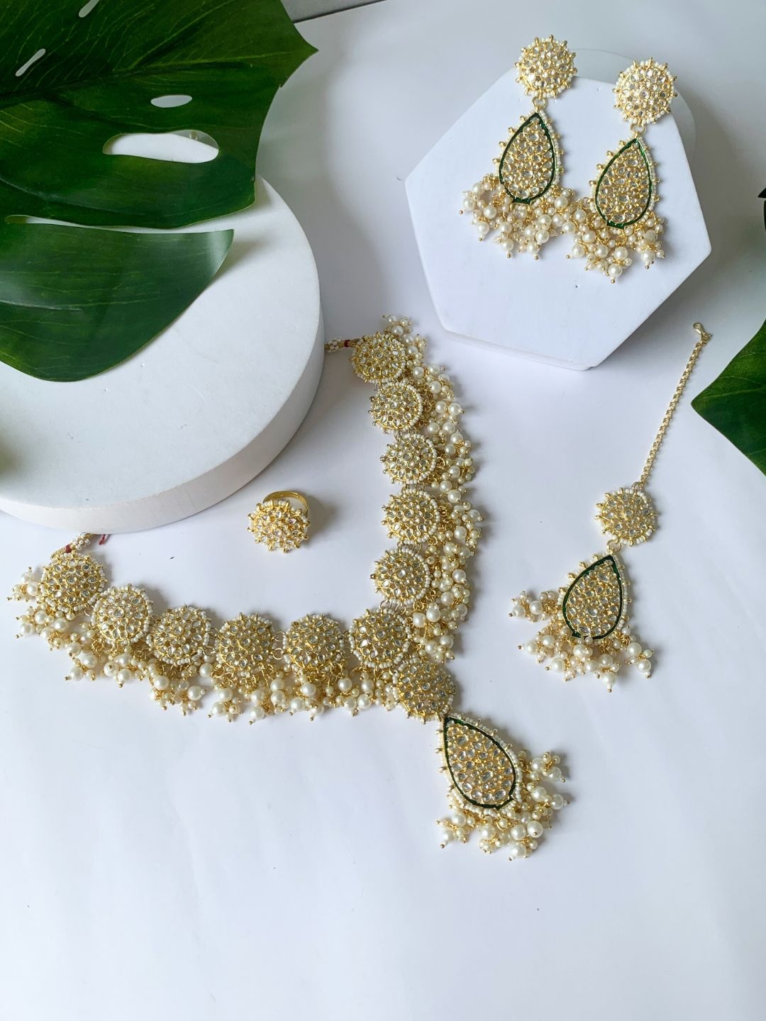 

I Jewels Women Gold-Plated Kundan Studded & Beaded Jewellery Set