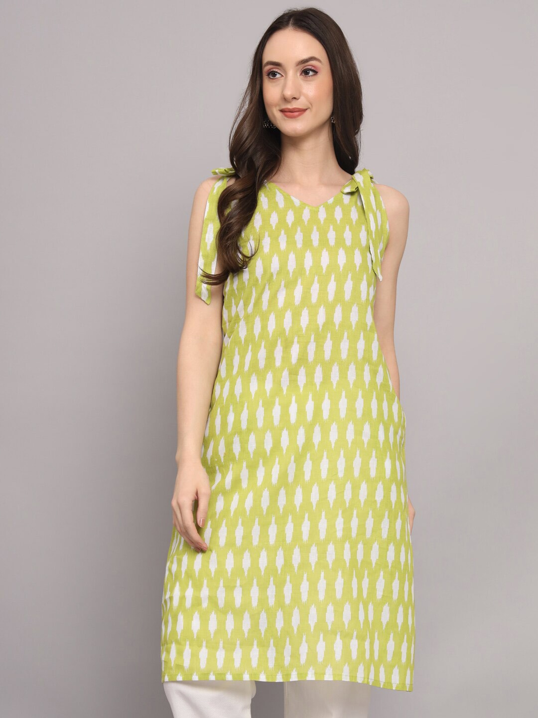 

Myshka Geometric Printed Shoulder Straps Straight Kurta, Green
