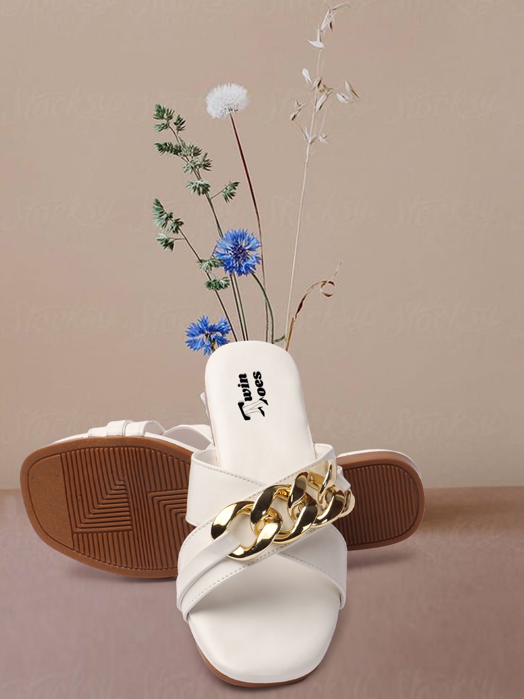 

TWIN TOES Women Embellished Open Toe Flats, White