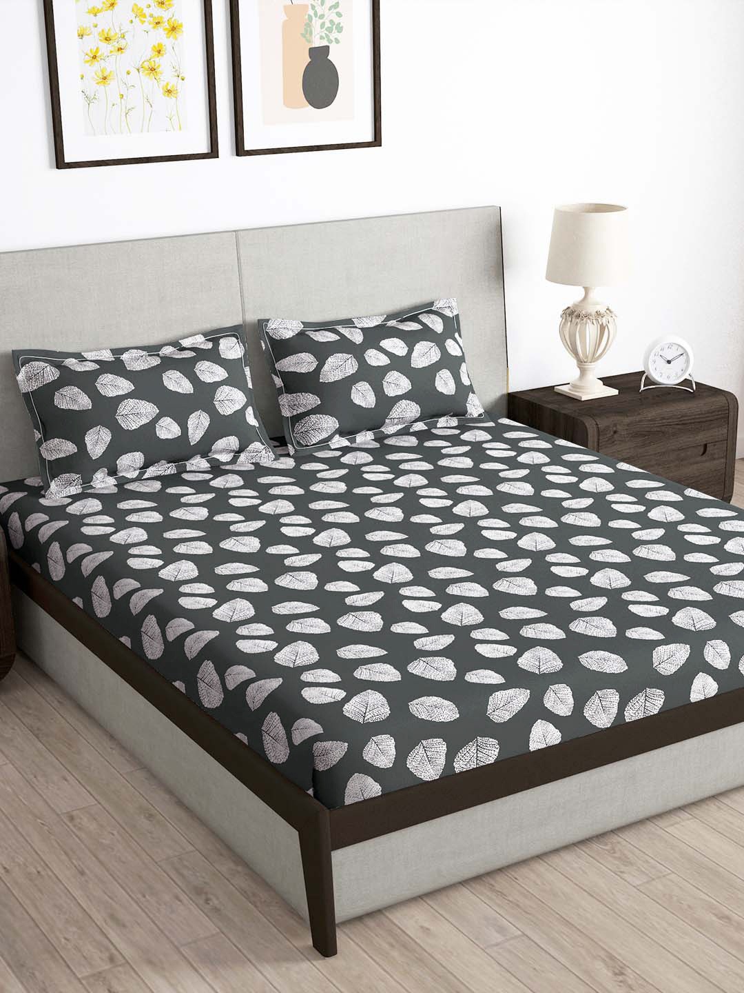 

Story@home Arena Black & Grey Printed 180 TC Queen Bedsheet & 2 Pillow Covers