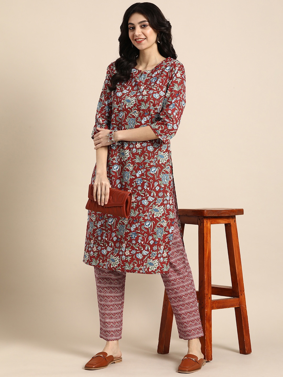 

Anouk Floral Printed Regular Kurta with Trousers, Maroon