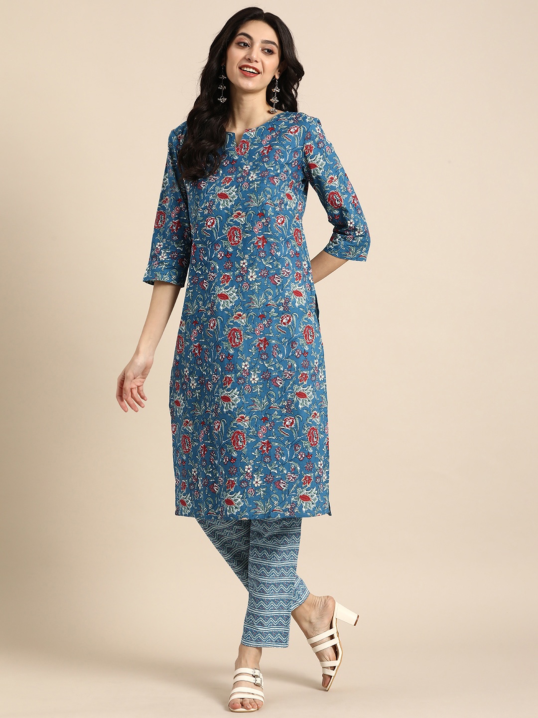 

Anouk Women Blue Floral Printed Regular Kurta with Trousers