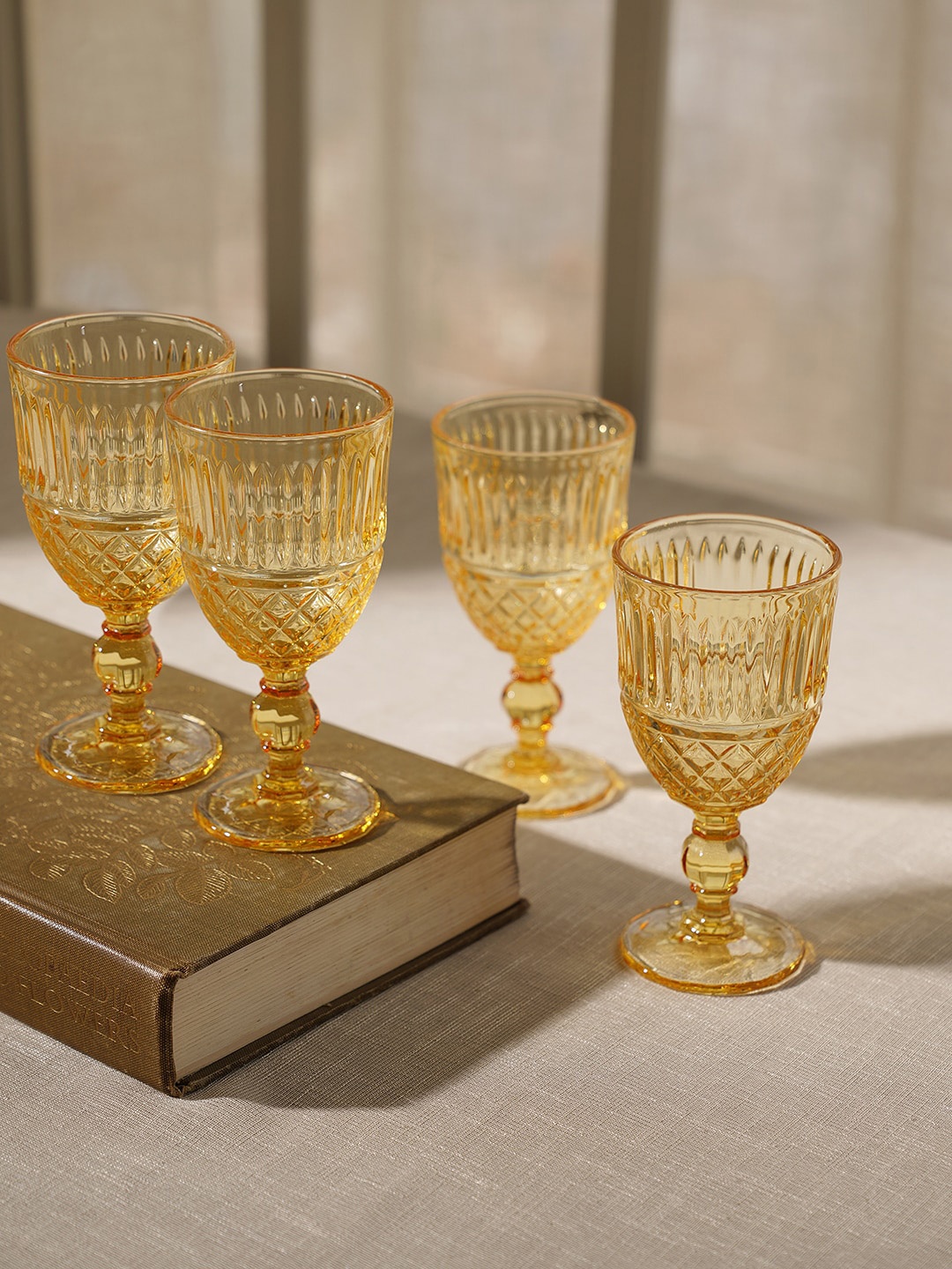 

Pure Home and Living Brown 4 Pieces Diamond Cut Textured Wine Glasses