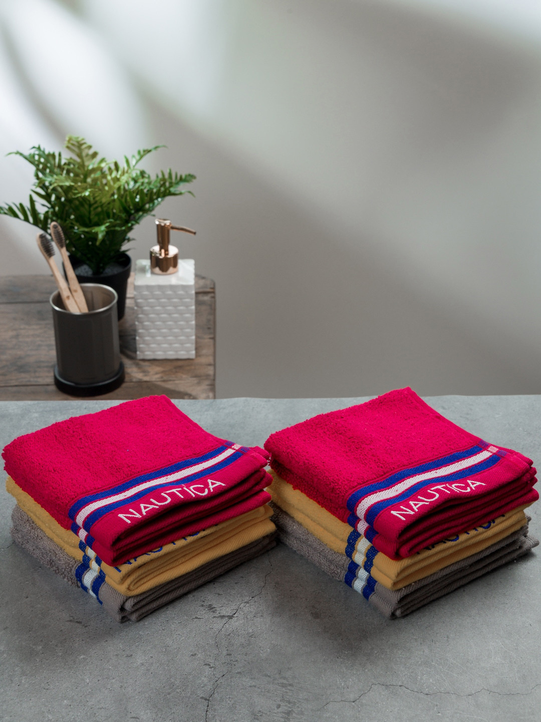 

Nautica Red & Beige 12 Pieces 500 GSM Zero Twist Pure Cotton Face Towels