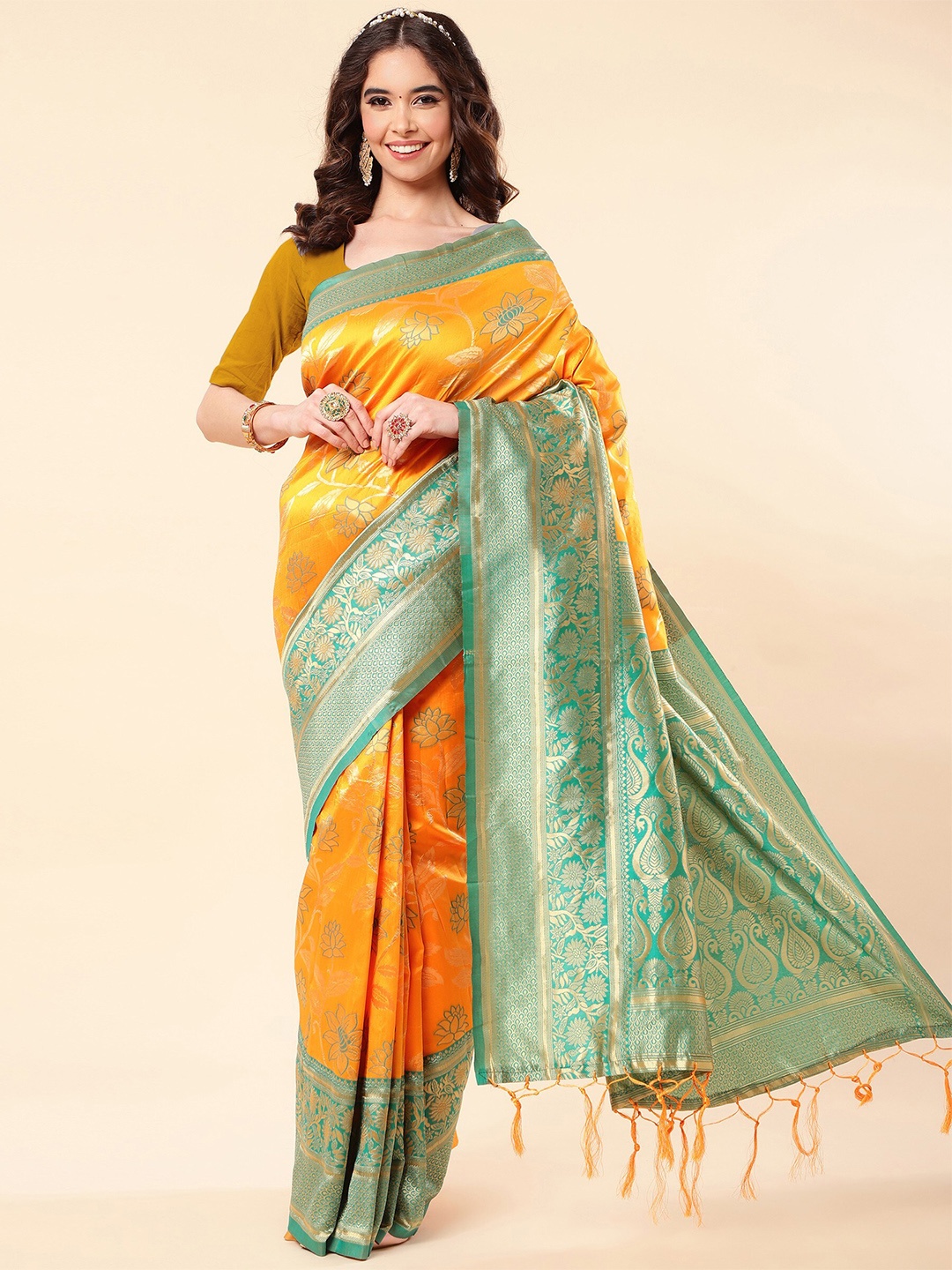 

TEREZA Woven Design Zari Pure Silk Kanjeevaram Saree, Gold