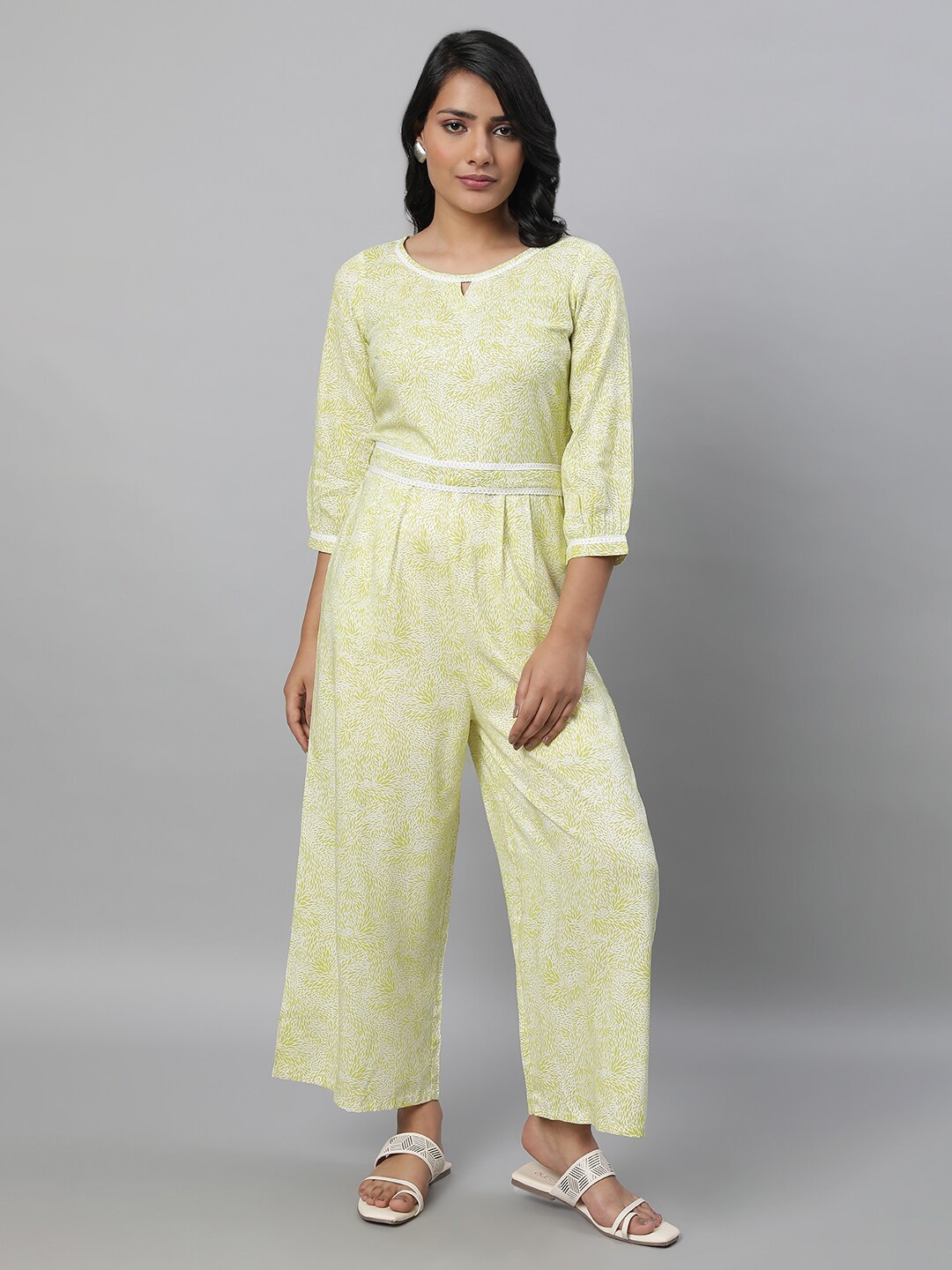 

AURELIA Printed Keyhole Neck Waist Tie-Ups Basic Jumpsuit, Green