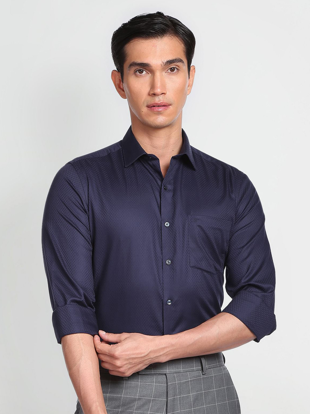 

Arrow Spread Collar Micro Ditsy Printed Cotton Casual Shirt, Navy blue
