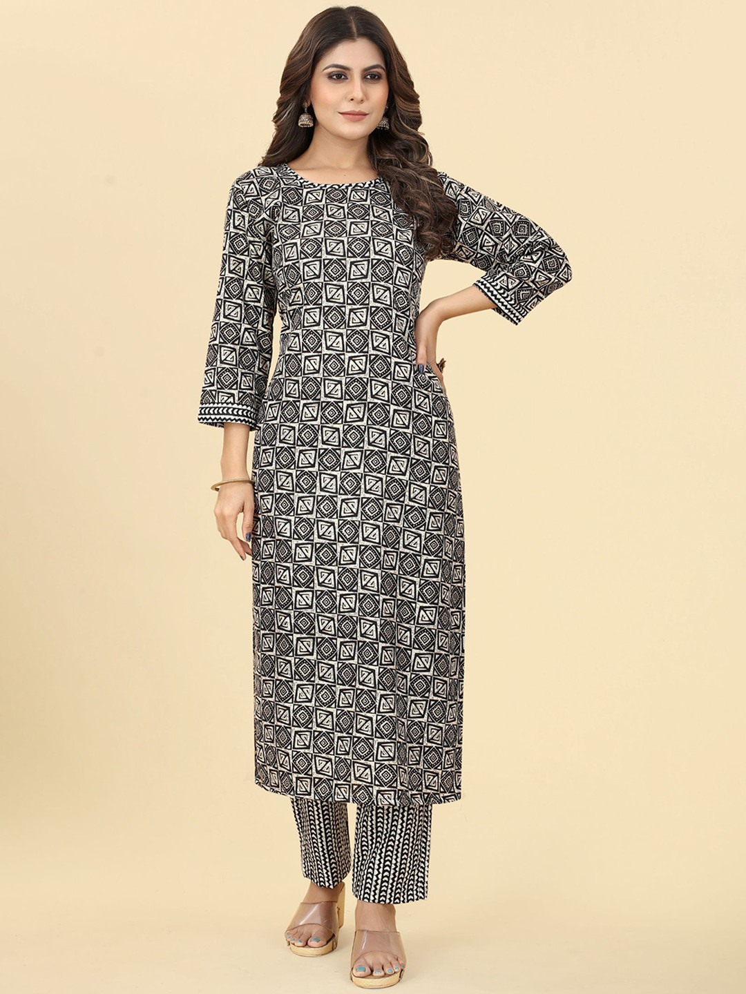 

KALINI Geometric Printed Regular Kurta With Trousers, Black