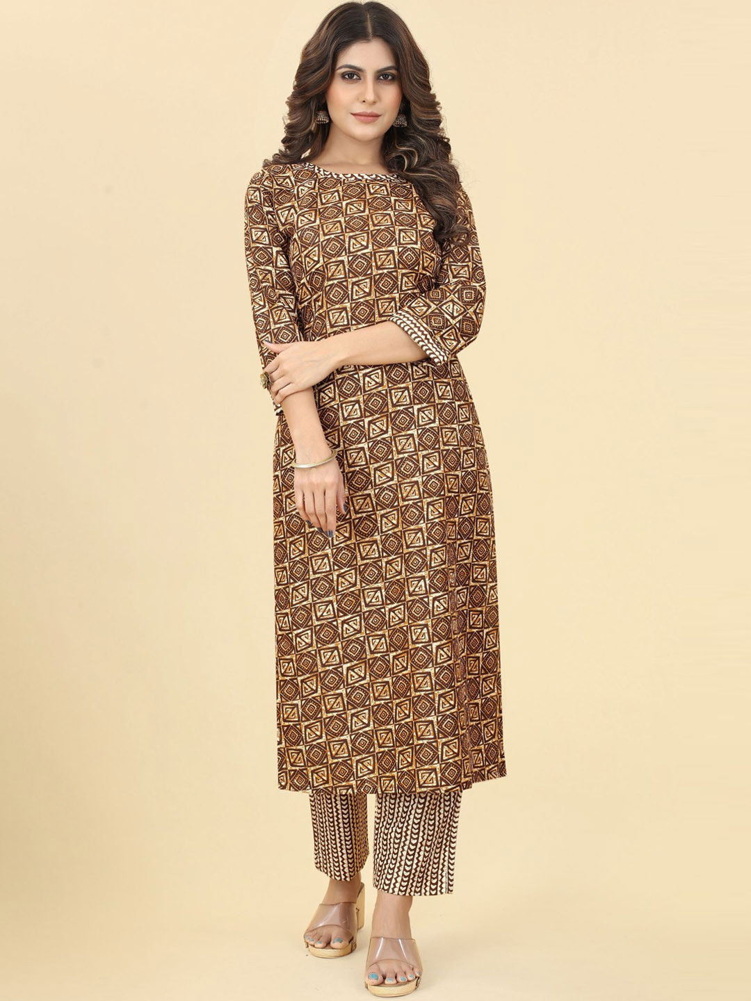 

KALINI Geometric Printed Kurta With Trousers, Brown