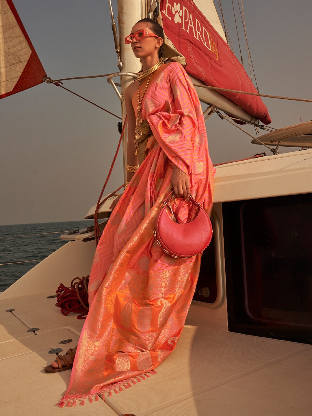 

ODETTE Pink & Gold-Toned Woven Design Zari Silk Blend Saree