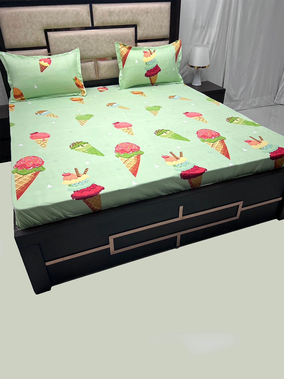 

Pure Decor Kids Green & Pink Cartoon Characters 260 TC Queen Bedsheet & 2 Pillow Covers