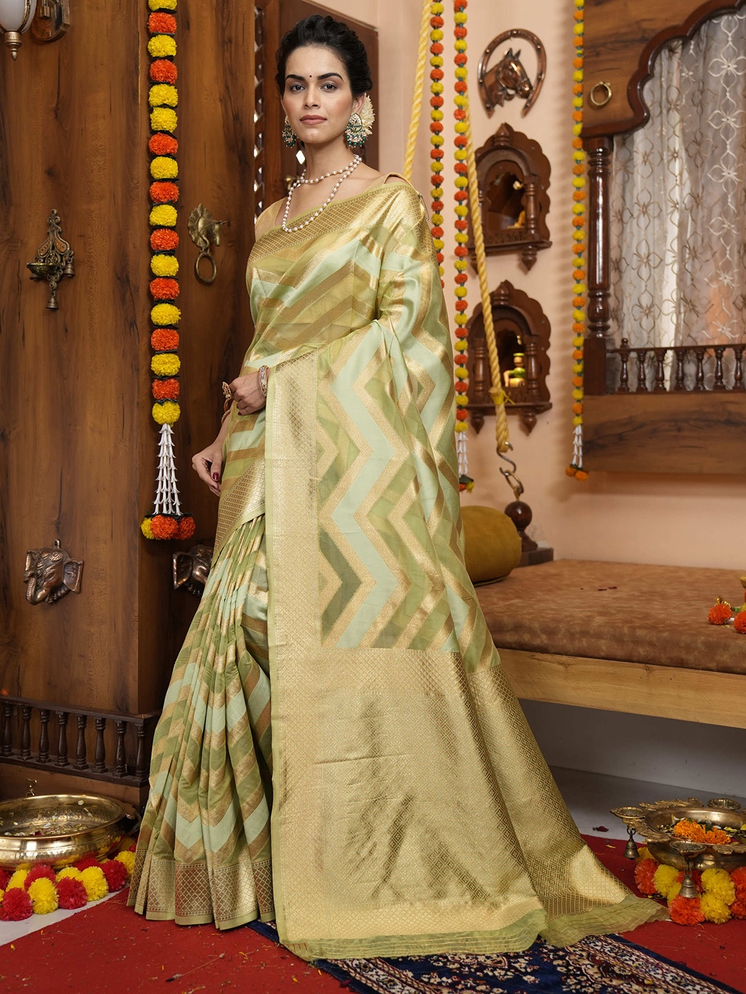 

elora Chevron Woven Design Zari Organza Bhagalpuri Saree, Gold