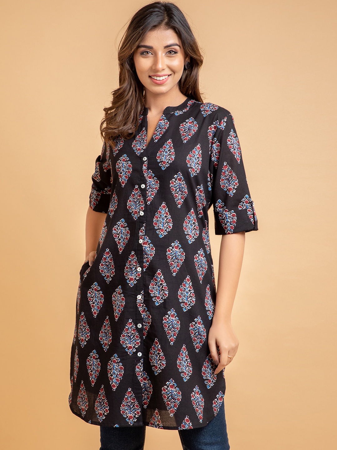 

SUTI Ethnic Motifs Printed Mandarin Collar Cotton Straight Kurta, Black